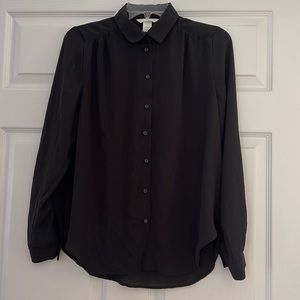 H&M slightly sheer buttom down collar shirt